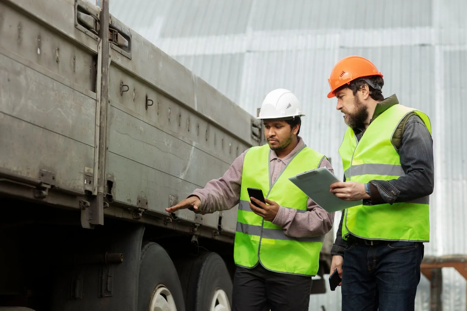 Capacitación y certificación en manejo de grúas puente